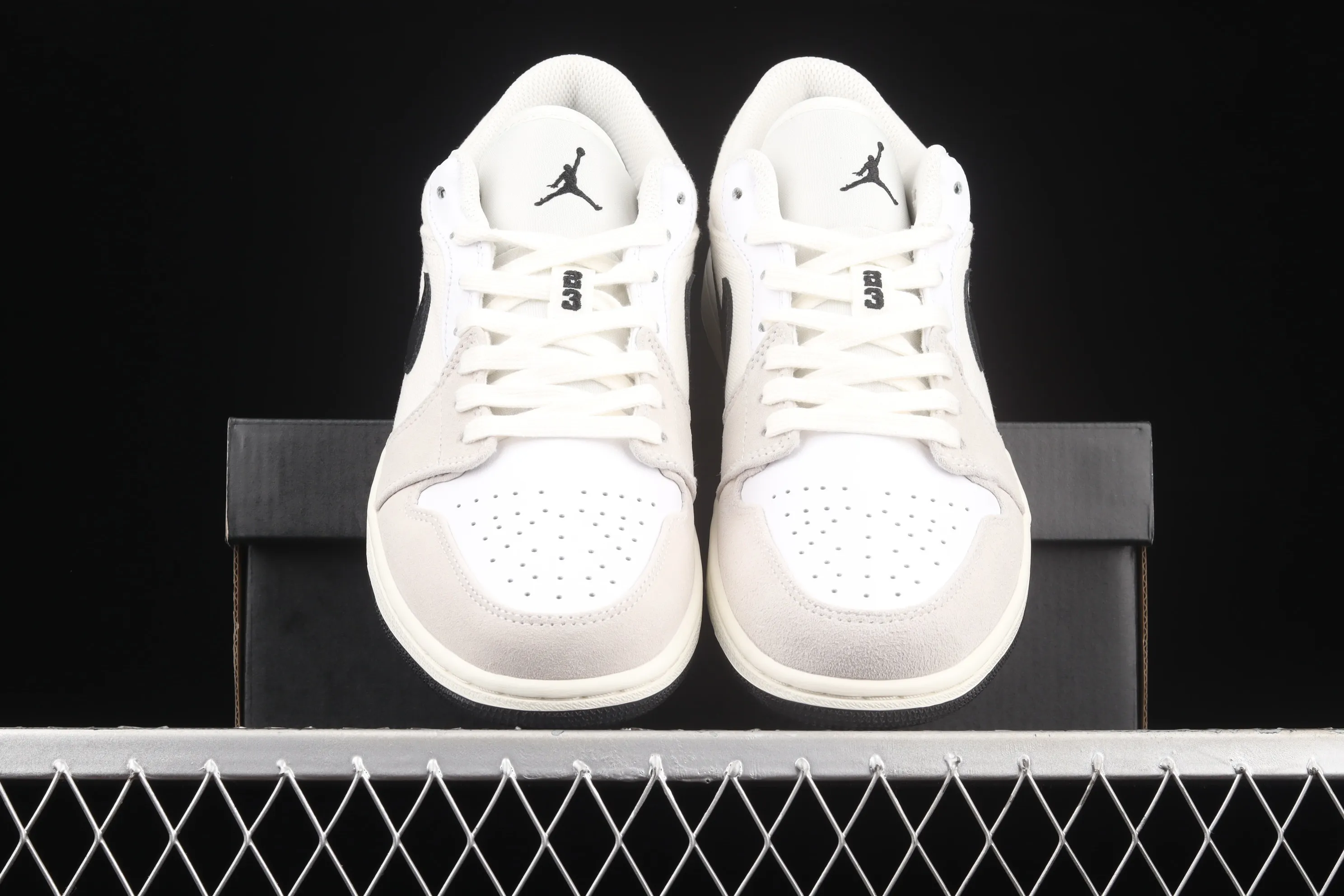 All categories Air Jordan Jordan series basketball shoes Air Jordan 1 Low G version pure original Air Jordan 1 Low AJ1 Joe 1 white and black canvas stitching low-top cultural leisure sports shoes DC3533-100
